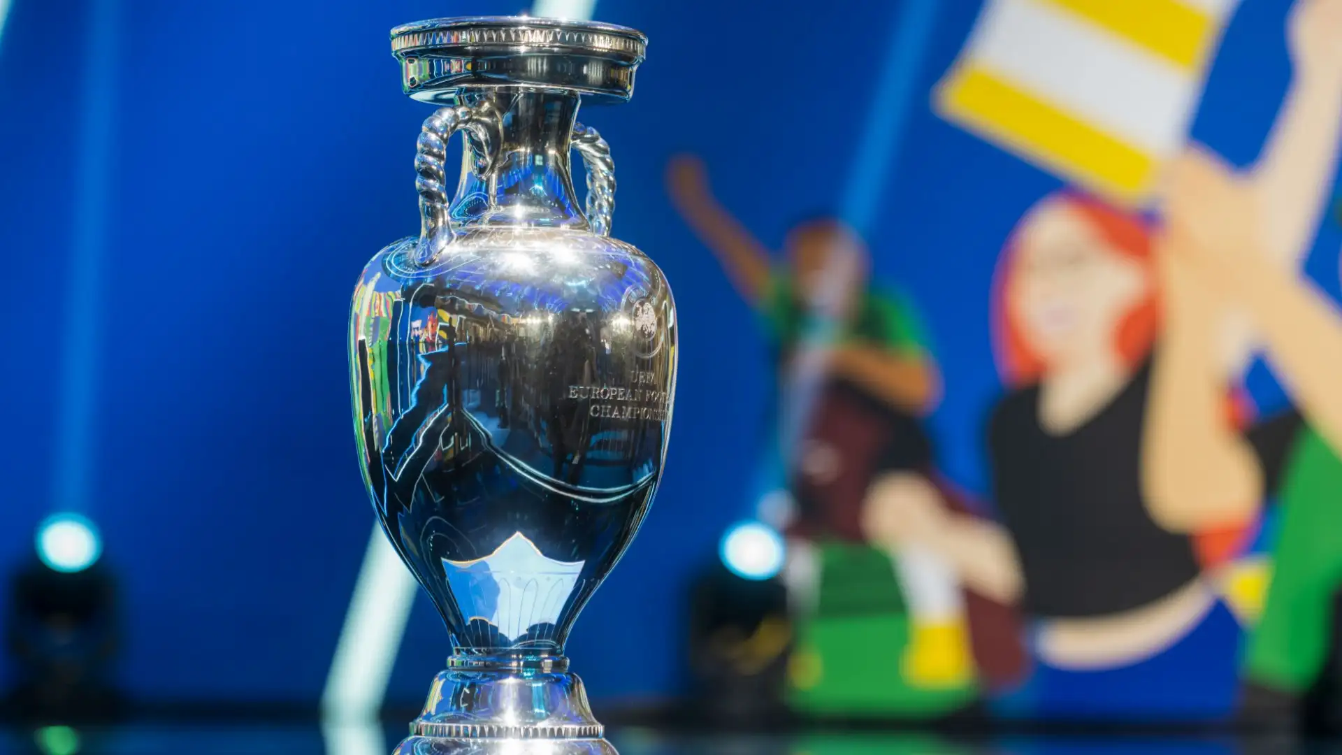 Euro_2024_Trophy.jpg